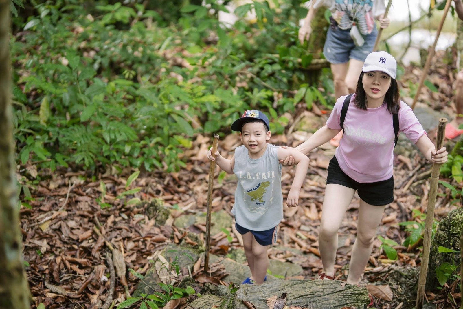 4-Day Ban Ba Waterfall Majestic Cycling Tour from Hanoi